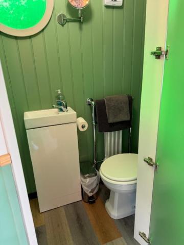 Ted'S Shed Apartment Bishop Auckland Exterior foto